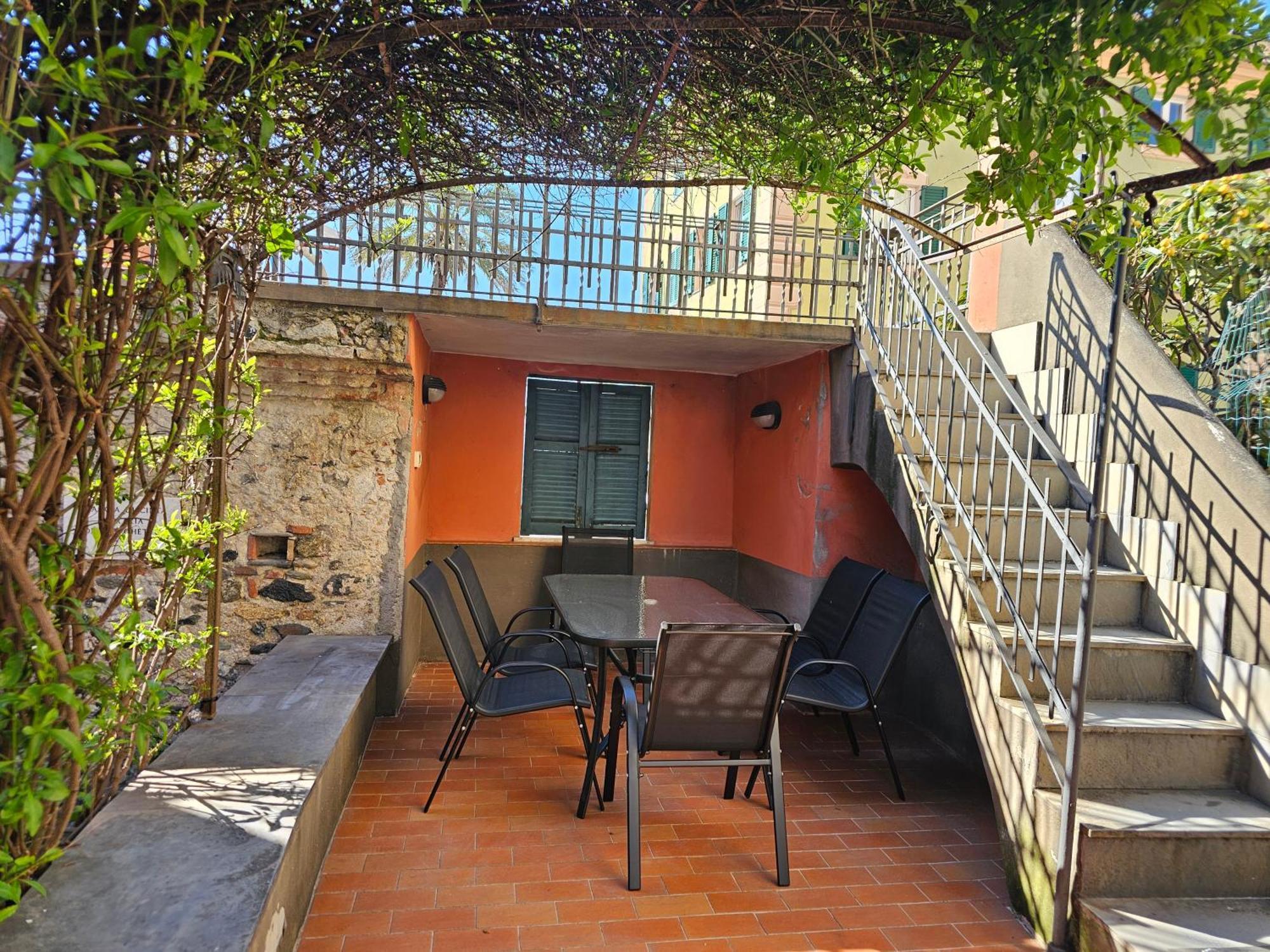 Casa Atena, Spaziosa, Romantica Con Idromassaggio Privato Varazze Exterior foto